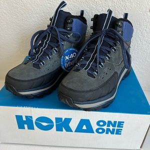 Hoka One One Womens TOR SUMMIT MID WP Hiking Boots